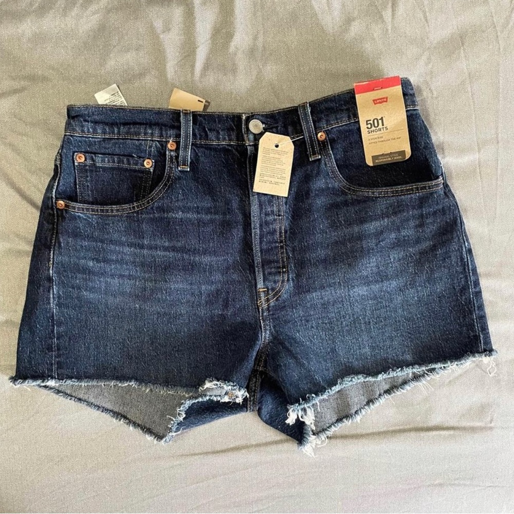 Levi’s 501 Women’s High Rise Shorts - Size 32